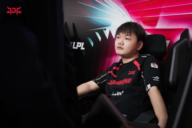 中后场的传 中后场的传