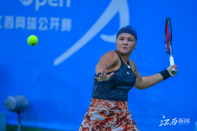 观众热情高 观众热情高